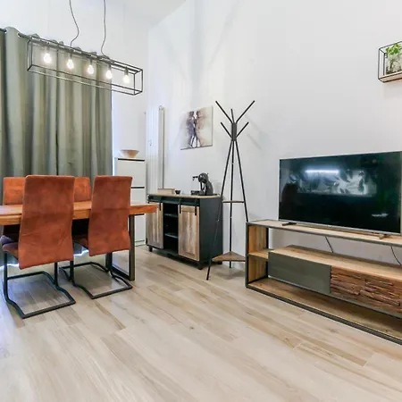 Urban Retreat Chic Industrial Loft In The Heart Of Milan Apartment Exterior photo